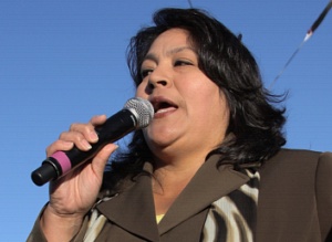 Dallas City Councilmember Monica Alonzo speaks at the ribbon cutting